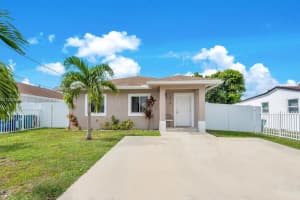 814 Nw 114th St Miami, FL 33168 - MLS#A11853048