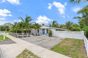 1119 S Ridge St, Lake Worth, FL 33460 - MLS#A11853060