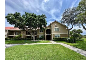 231 SW 116th Ave 19108, Pembroke Pines, FL 33025 - MLS#A11853071