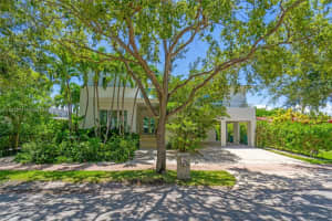320 Woodcrest Rd, Key Biscayne