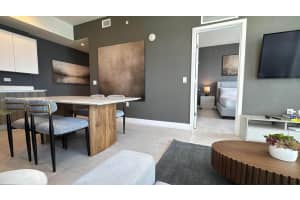239 Sw 9th St 2101, Miami