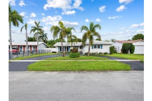 4901 Hayes St Hollywood, FL 33021 - MLS#A11853283