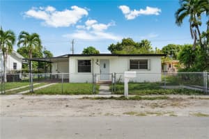 561 E 62nd St, Hialeah, FL 33013 - MLS#A11853378