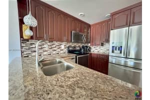 7100 Nw 17th St 210, Plantation