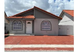 2682 W 74th Ter 2682 Hialeah, FL 33016 - MLS#A11853394