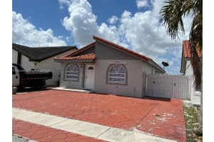 2682 W 74th Ter 2682 Hialeah, FL 33016 - MLS#A11853394