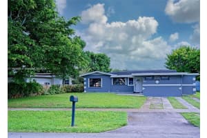 372 W Dayton Cir Fort Lauderdale, FL 33312 - MLS#A11853425