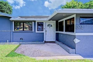 372 W Dayton Cir Fort Lauderdale, FL 33312 - MLS#A11853425
