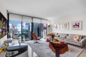 88 SE 7th St, Miami, FL 33131, Sold 10/06/25