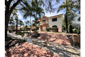 7235 S Prestwick Pl, Miami Lakes, FL 33014 - MLS#A11853476