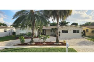 11700 Nw 15th Ct Pembroke Pines, FL 33026 - MLS#A11853489