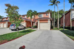 1001 NW 100th Ave, Pembroke Pines, FL 33024, Sold 08/27/25