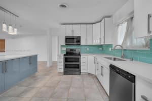 1125 N 13th Ct Hollywood, FL 33019 - MLS#A11853554