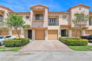 6116 E Grand Cypress Cir E, Coconut Creek