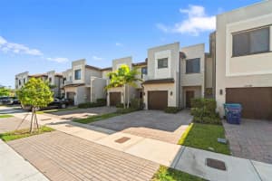 20544 NE 5th Pl, Miami, FL 33179 - MLS#A11853572