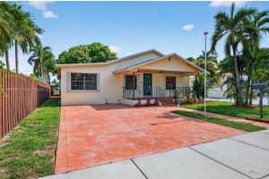 234 E 18th St, Hialeah