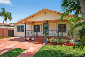 234 E 18th St Hialeah, FL 33010 - MLS#A11853585