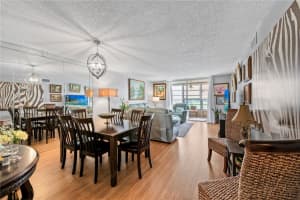 9461 Sunrise Lakes Blvd 207, Sunrise