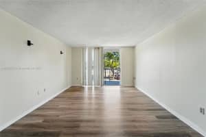 496 NW 165th St Rd D-211, Miami, FL 33169 - MLS#A11853675