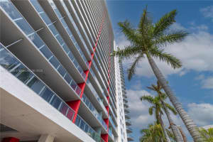 2600 E Hallandale Beach Blvd 2702 Hallandale Beach, FL 33009 - MLS#A11853806