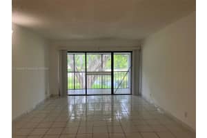200 Lakeview Dr 203 Weston, FL 33326 - MLS#A11853849
