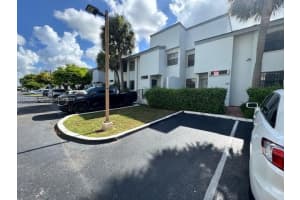 703 Nw 105th Pl C1 Miami, FL 33172 - MLS#A11853862