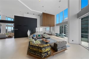 1300 Brickell Bay Dr 4401, Miami