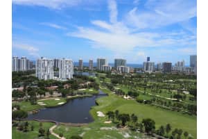 20335 W Country Club Dr Ph4, Aventura