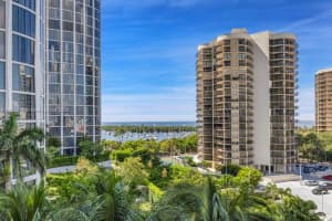 2831 S Bayshore Dr 702, Miami