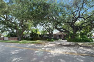 7895 Grand Canal Dr, Miami, FL 33144 - MLS#A11854002