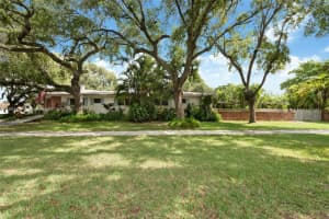7895 Grand Canal Dr, Miami, FL 33144 - MLS#A11854002