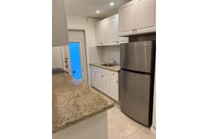 7725 Carlyle Ave 4, Miami Beach, FL 33141 - MLS#A11854033