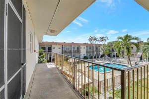 415 Ne 2nd St 201, Hallandale Beach