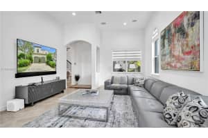 822 E Spinnaker Dr E Hollywood, FL 33019 - MLS#A11854057