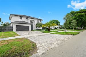 457 Lafayette Dr, Miami Springs, FL 33166 - MLS#A11854139