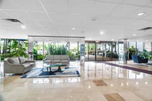 4350 Hillcrest Dr 118 Hollywood, FL 33021 - MLS#A11854178