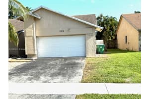 8510 NW 46th Ct, Lauderhill, FL 33351 - MLS#A11854241