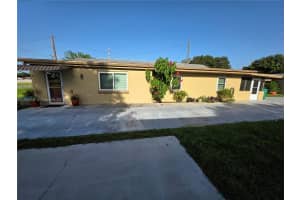 4321 Kirby Loop Rd 1 Fort Pierce, FL 34981 - MLS#A11854337