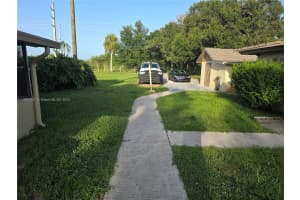 4321 Kirby Loop Rd 1 Fort Pierce, FL 34981 - MLS#A11854337