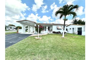 4290 Nw 49th Ter, Lauderdale Lakes