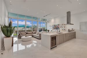 3750 Yacht Club Dr Th2, Aventura