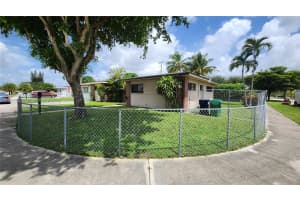 6241 Nw 110th St Hialeah, FL 33012 - MLS#A11854402