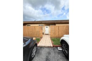 19231 Nw 67th Pl Hialeah, FL 33015 - MLS#A11854437