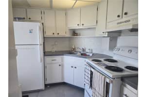1021 Crystal Lake Dr 207 Deerfield Beach, FL 33064 - MLS#A11854470