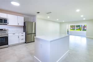 846 Salem Ln, Lake Worth