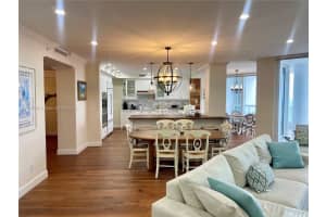 21050 Point Pl 2803, Aventura