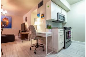 2145 Pierce St 113, Hollywood