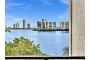3255 Ne 184th St 12406, Aventura