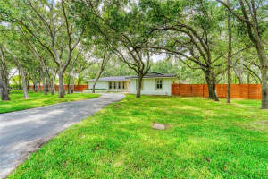 7715 Sw 122nd St, Pinecrest