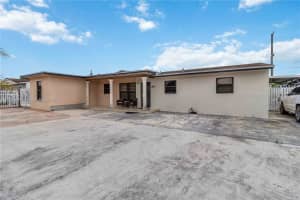 18001 Nw 42nd Pl Miami Gardens, FL 33055 - MLS#A11854644